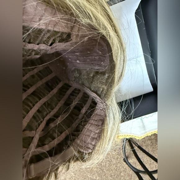 Allegra 28 (inch long) Belle Tress heat ok Wig - Picture 6 of 6